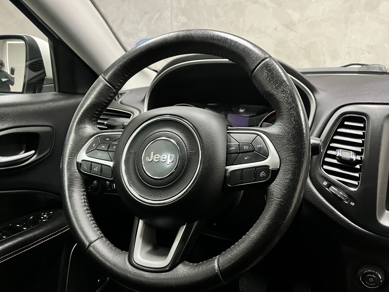 JEEP COMPASS 2.0 16V DIESEL LONGITUDE 4X4 AUTOMÁTICO 2017