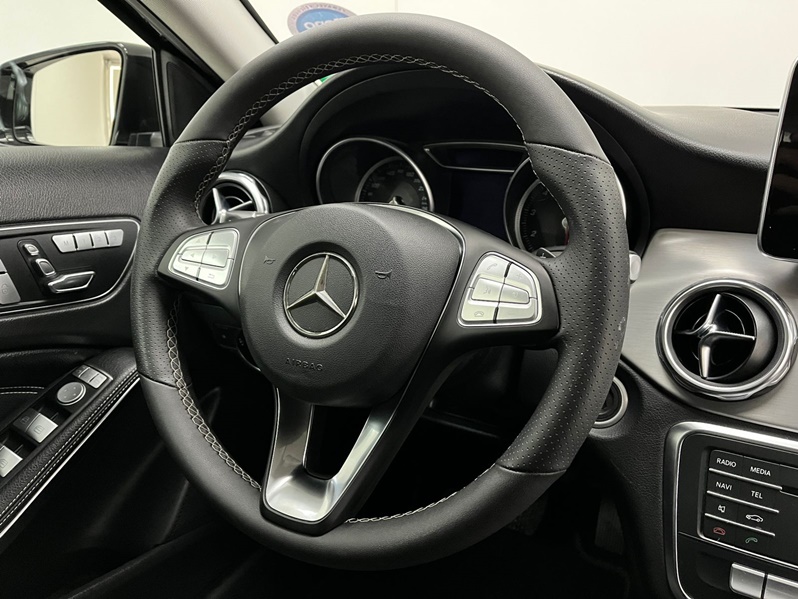 MERCEDES-BENZ GLA 200 1.6 CGI FLEX ADVANCE 7G-DCT 2018