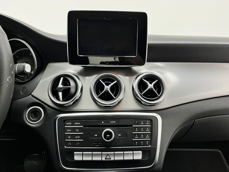 MERCEDES-BENZ GLA 200 1.6 CGI FLEX ADVANCE 7G-DCT 2018