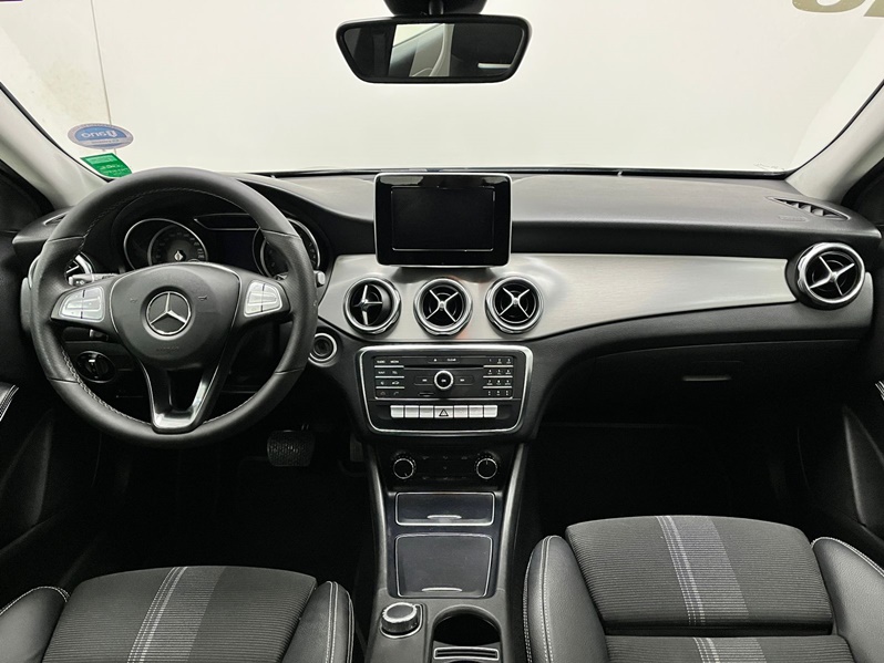 MERCEDES-BENZ GLA 200 1.6 CGI FLEX ADVANCE 7G-DCT 2018