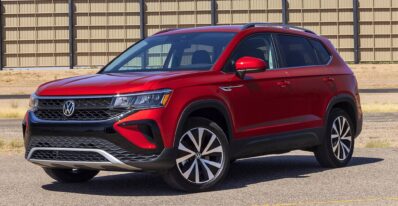Volkswagen Taos vermelho