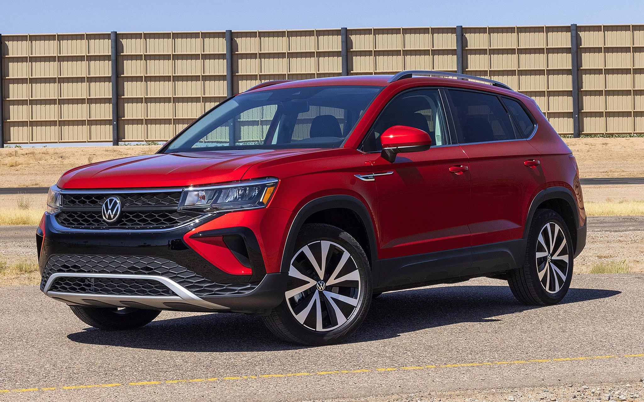 Volkswagen Taos vermelho