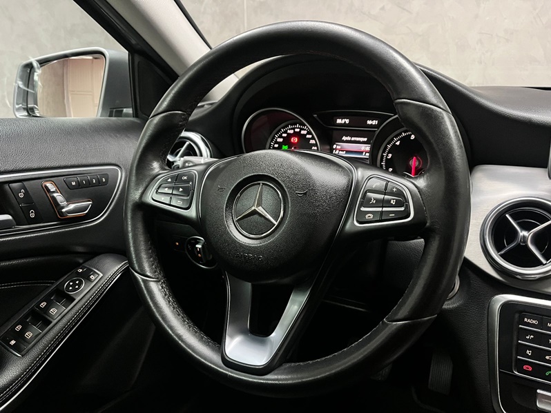 MERCEDES-BENZ GLA 200 1.6 CGI FLEX ADVANCE 7G-DCT 2018