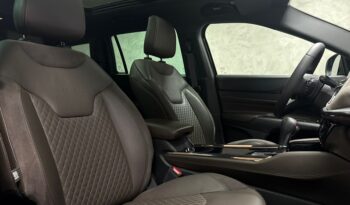 
									JEEP COMMANDER 2.0 TD380 TURBO DIESEL OVERLAND AT9 2022 completo								