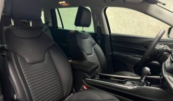 
									JEEP COMMANDER 1.3 T270 TURBO FLEX LONGITUDE AT6 2025 completo								