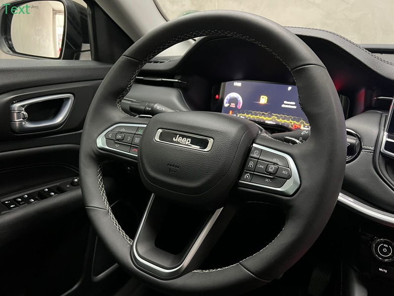 JEEP COMMANDER 1.3 T270 TURBO FLEX LONGITUDE AT6 2025