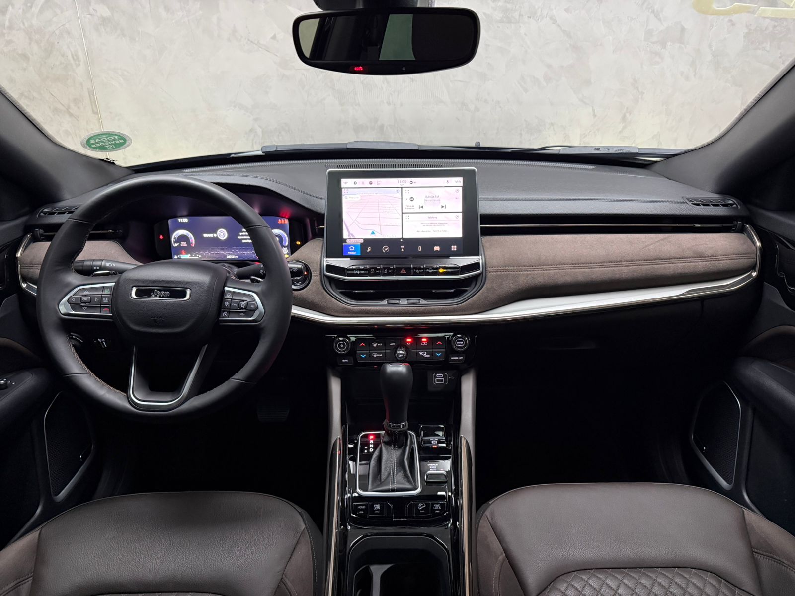 JEEP COMMANDER 2.0 HURRICANE 4 TURBO GASOLINA OVERLAND AT9 2025