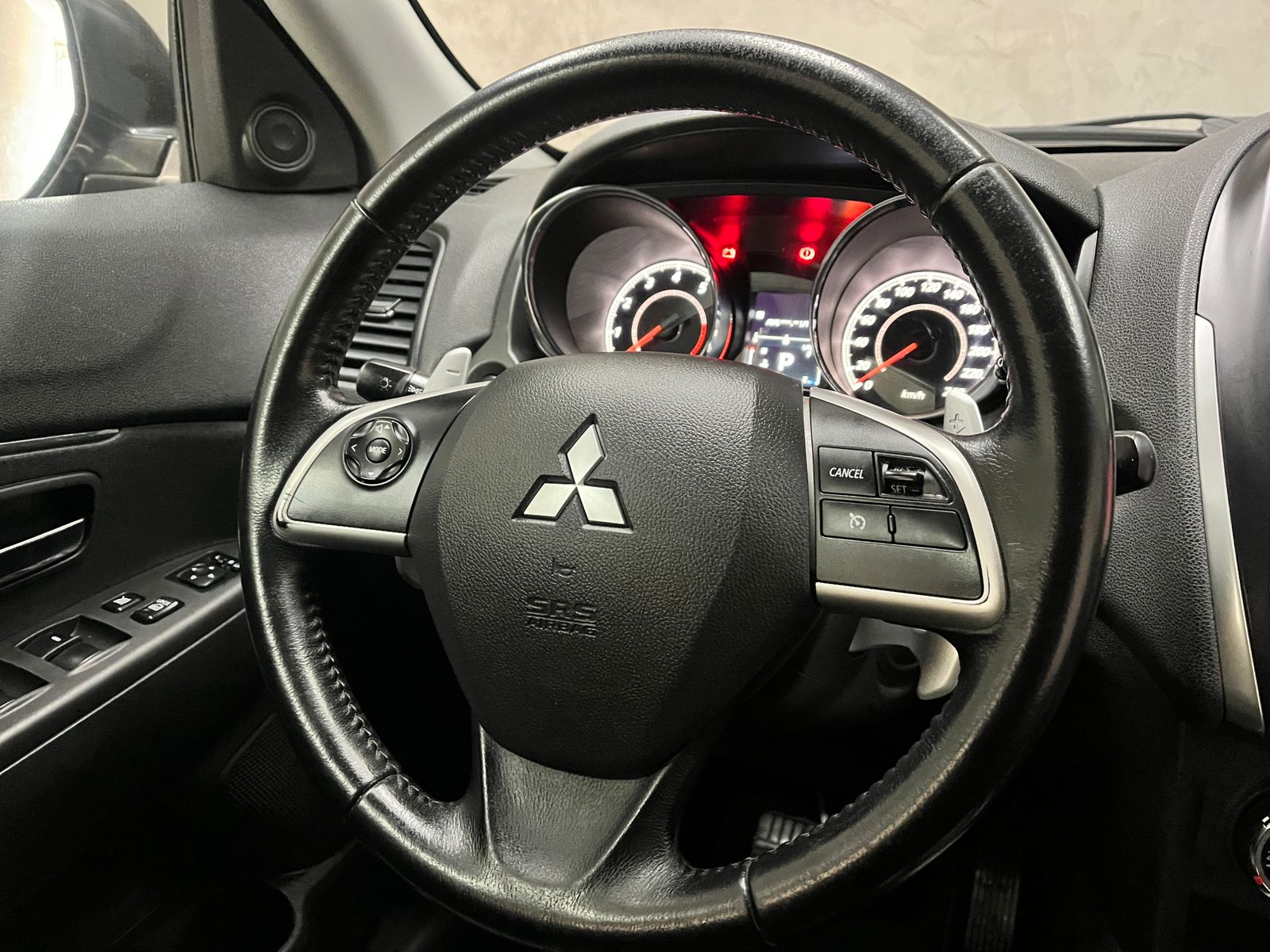 MITSUBISHI ASX 2.0 AWD 16V FLEX 4P AUTOMÁTICO 2017