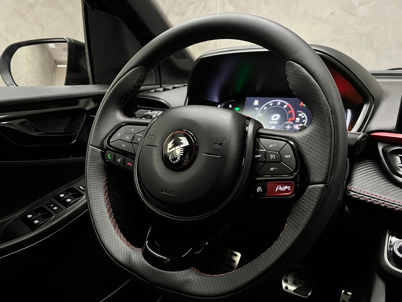 FIAT FASTBACK 1.3 TURBO 270 FLEX ABARTH AT6 2025