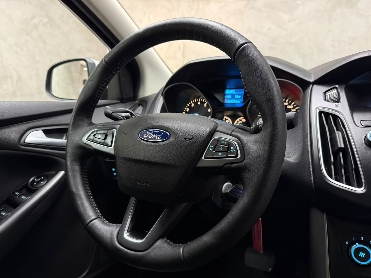 FORD FOCUS 2.0 SE 16V FLEX 4P POWERSHIFT 2016