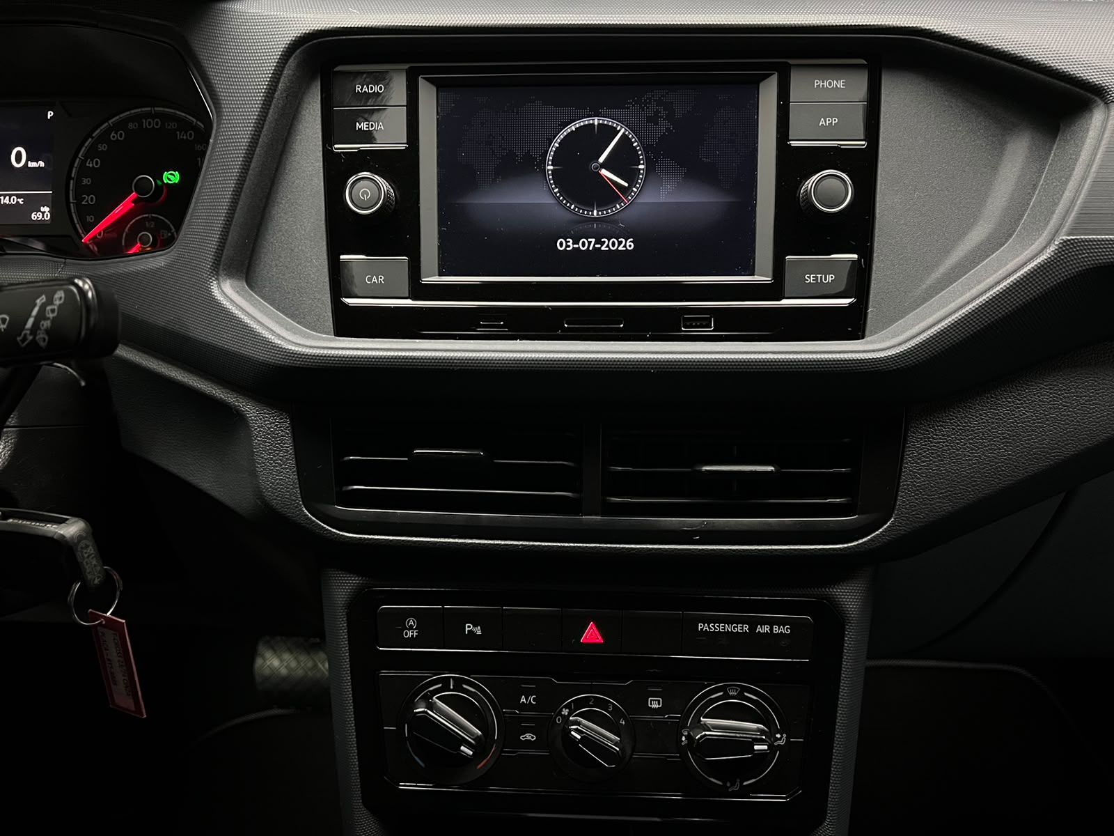 VOLKSWAGEN T-CROSS 1.0 200 TSI TOTAL FLEX SENSE AUTOMÁTICO 2024