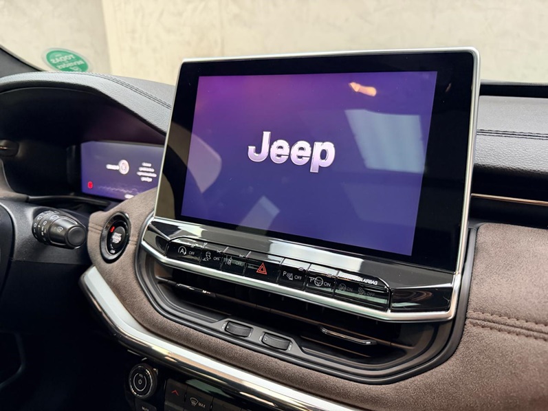 JEEP COMMANDER 1.3 T270 TURBO FLEX OVERLAND AT6 2022