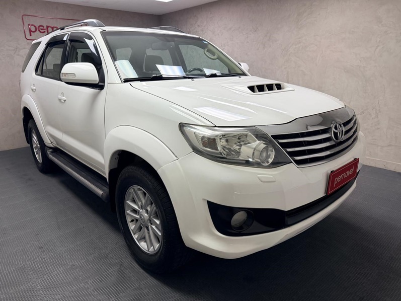 TOYOTA HILUX SW4 3.0 SRV 4X4 16V TURBO INTERCOOLER DIESEL 4P AUTOMÁTICO 2013