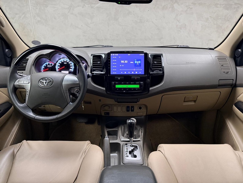 TOYOTA HILUX SW4 3.0 SRV 4X4 16V TURBO INTERCOOLER DIESEL 4P AUTOMÁTICO 2013