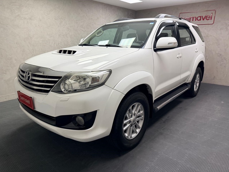 TOYOTA HILUX SW4 3.0 SRV 4X4 16V TURBO INTERCOOLER DIESEL 4P AUTOMÁTICO 2013